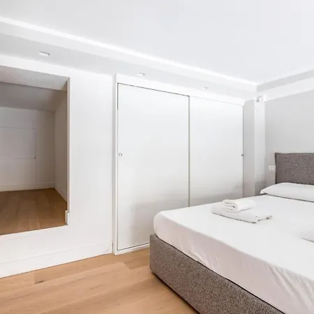 Modern Apt 300mt From Central Station! Milaan