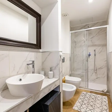 Modern Apt 300mt From Central Station! Appartement *