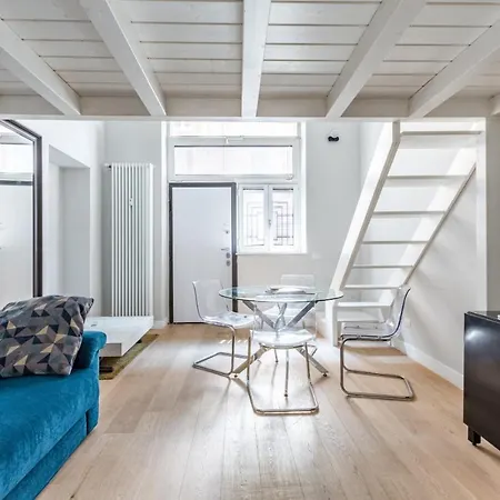 Modern Apt 300mt From Central Station!